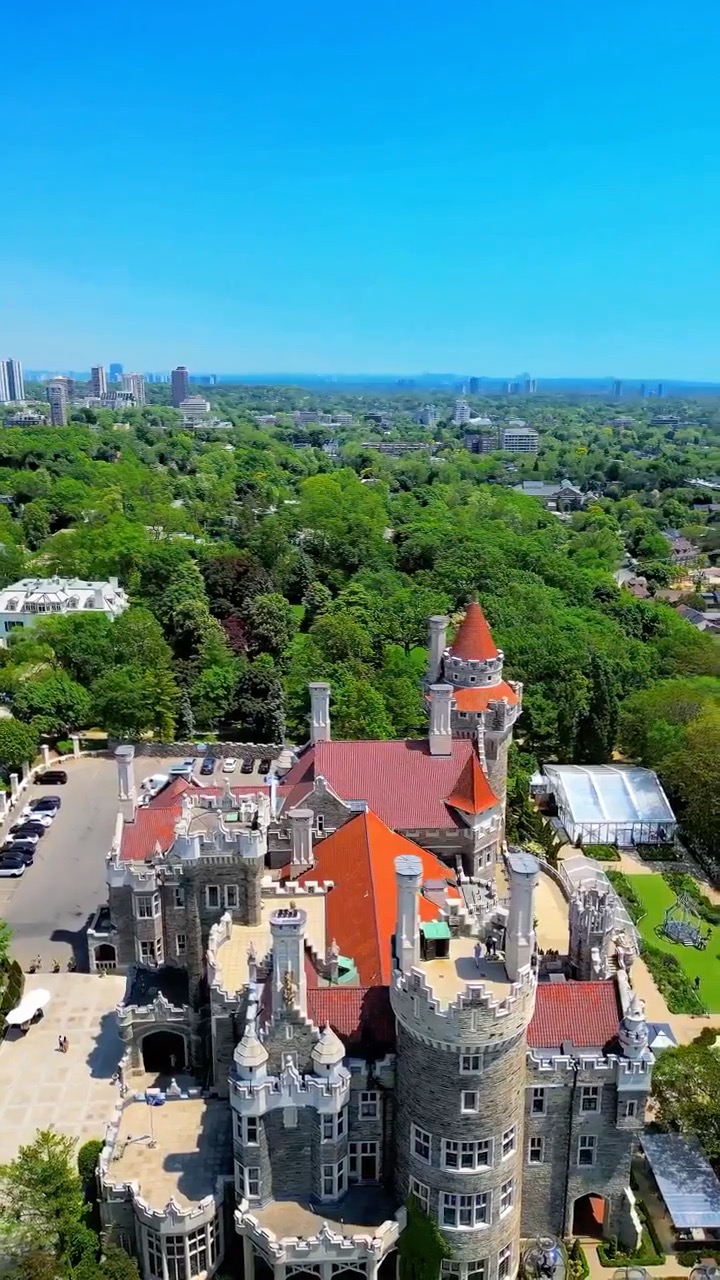 Casa Loma 